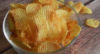 How to Prepare Healthy and Crispy Potato Chips in 10 Minutes